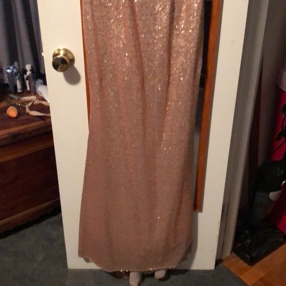 Rose gold sequin dress - Picture 4 of 8